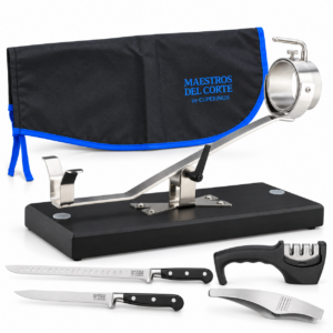 Maestros del Corte by CUPERINOX – Set Jamonero Basculante y Giratorio con 2 Cuchillos, Afilador, Pinza y Funda